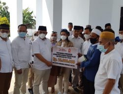 Ketua DPD Gerindra Sultra, Serahkan Bantuan Panti Asuhan Dan Masjid Di Kolaka