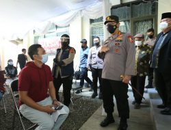 Di Bandung, Kapolri Minta Semua Elemen Masyarakat Berkolaborasi Percepat Vaksinasi