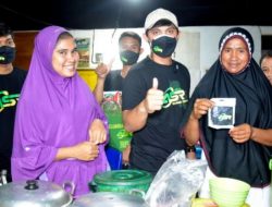 Relawan ASR Bagikan Masker dan Edukasi Pelaku Usaha Kuliner di Muna