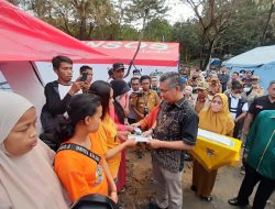 Serahkan Bantuan Korban Kebakaran di Puwatu, Wali Kota Sampaikan Opsi Tempat Tinggal Permanen