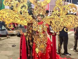 Kostum Raja Buton Ditampilkan Mahasiswa IAIN Kendari pada Ethno Carnival Pesona PTKN Di Bandung