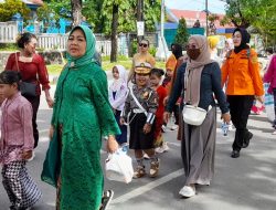 Pj Wali Kota Kendari Sambut 97 Barisan Karnaval Ibu dan Anak Tingkat TK