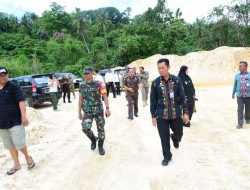 Pastikan Pantai Nambo Tidak Tercemar, Pj Walkot Kendari Bersama Forkopimda Tinjau Lokasi Penambangan Pasir Nambo