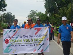 Sekot Kendari Lepas Peserta Jalan Santai pada Perayaan HUT ke-41 SMAN 2 Kendari