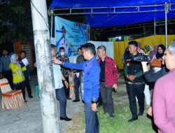Pj Wali Kota Kendari Resmikan Lampu Penerangan Jalan Umum di Kendari Barat