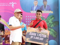 Pj Sekprov Sultra Lepas Peserta Lomba Lari Maraton 5 Km