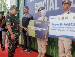 Kepala Staf TNI AD Serahkan Bantuan Sosial untuk Anak Berisiko Stunting di Kendari
