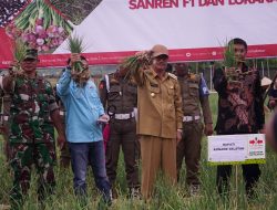 Bupati Konsel Apresiasi Petani Bawang Merah di Desa Jati Bali