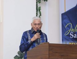 Sekprov Sultra Hadiri Peluncuran Buku “Jalan Terjal Sang Profesor sebuah Autobiografi”