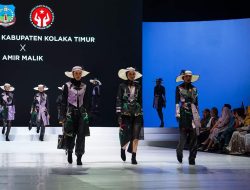 Motiv Wulele Sorume Koltim Menggema di Indonesia Fashion Week 2023