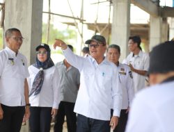 Bupati Konsel Tinjau Proyek Pembangunan Pasar Moderen dan Rice Milling Unit