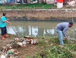 ASN Pemkot Kendari Kerja Bakti di Kawasan Kali Kadia