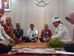 Tutup Workshop Pendalaman Kalosara, Pj Wali Kota Minta Lestarikan Budaya Tolaki