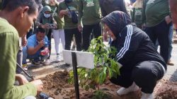 Legislator Tina Nur Alam Serukan Generasi Muda Rawat Bumi Dengan Menanam Pohon