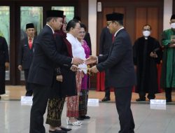 Hasto Wardoyo Lantik Tiga Kepala BKKBN Perwakilan Provinsi dan Kepala Biro Hukum Pusat