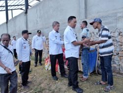Pemkot Kendari Serahkan Bantuan pada Korban Kebakaran di Kecamatan Poasia