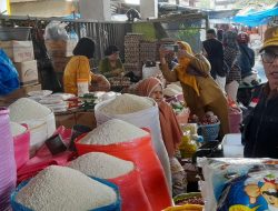 Pastikan Keamanan Stok Pangan Jelang Lebaran, Disdagkop dan UKM Kendari Sidak Sejumlah pasar Tradisional