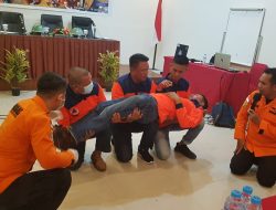 BPBD Konsel Gandeng Basarnas Kendari Gelar Pelatihan Pertolongan Korban Bencana di Perairan