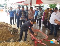 Bersama Gubernur dan Pj Walikota Kendari, Bupati Konsel Letakkan Batu Pertama Gerbang Batas Kota
