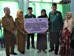 Pemkot Kendari Bersama Baznas Serahkan Bantuan Program Ekonomi Produktif ke 18 Pelaku Usaha