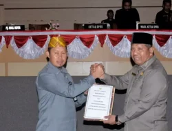 Pemkot Kendari Serahkan Rancangan Perubahan KUA PPAS APBD 2023 ke DPRD untuk Dibahas