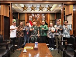 Bupati Ruksamin Kunjungi Kasad TNI Bahas Rencana Pembangunan Squadron di Konut