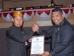 DPRD Bersama Pemkot Kendari Tetapkan APBD Kota Kendari Tahun 2024