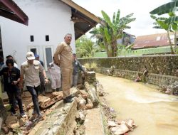 Pj Wali Kota Kendari Kunjungi Korban Banjir dan Tanah Longsor di Kelurahan Mandonga