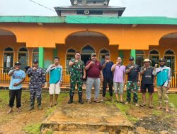 Sambut Ramadhan 1445 H, Pemdes Tapunggaya Bekerjasama PT. Antam Tbk. UBPN Konut Bersihkan Tempat Ibadah