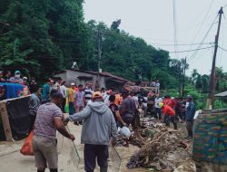 Pegawai ASN Pemkot Kendari Laksanakan Karya Bakti di Kampung Salo