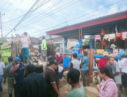 Sekretariat DPRD Kota Kendari Lakukan Kerja Bakti di Jalan Lasolo 