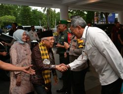 Pj Wali Kota Kendari Sambut Hangat Kedatangan Wapres RI dan Istri di Kendari