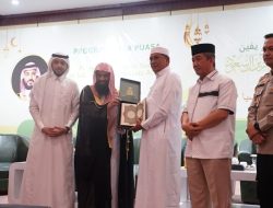 Pemkot Kendari Buka Puasa Bersama Kepala Atase Kedubes Arab Saudi Sekaligus Penyerahan Mushaf Al-Quran