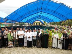 Bupati Konut Disambut Ribuan Santri di Halal Bilhalal Keluarga Besar Muslimat NU Sultra