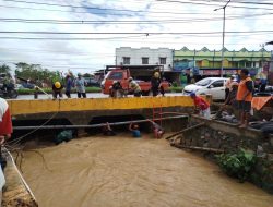 Cegah Banjir Susulan, Pemkot Kendari bersama Warga Lakukan Aksi Bersih-bersih Kali Andonohu