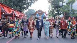 Moment Parade Mobil Hias di Solo, Kendari Perkenalkan Kearifan Budaya Lokal