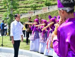 Di Bendungan Ameroro, Jokowi Disambut Tarian Mondotambe dan Musik Bambu