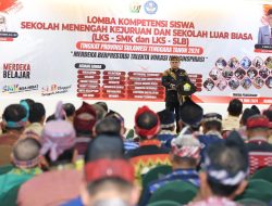Pj Gubernur Sultra Buka Lomba Kompetensi Siswa dan Launching Seragam Karya Siswa SMK/SLB se Sultra