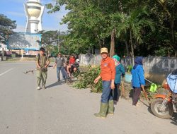 Lurah Korumba bersama Warga Intens Lakukan Kerja Bakti Bersihkan Lingkungan