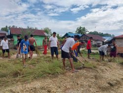 Warga Kelurahan Sambuli Sambut HUT ke-79 RI dengan Bersih-bersih Lingkungan