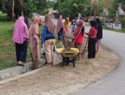 Ciptakan Lingkungan Bersih, Aparat Kelurahan Bungkutoko bersama Warga Intens Lakukan Kerja Bakti 