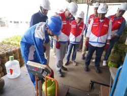 Pastikan Kehandalan Sarfas, Komisaris Pertamina Patra Niaga, Cek Langsung Unit Operasi dan Lembaga Penyalur di Makassar