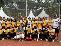 Toreh Sejarah, Tim Softball Putri Sultra Raih Medali Emas di PON Aceh-Sumut