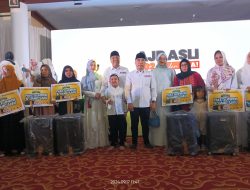 Pasangan AJP-ASLI Berangkatkan 5 Orang Umrah