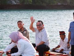 Pj Gubernur Sultra Kunjungi Danau dan Terowongan Napabale di Kabupaten Muna