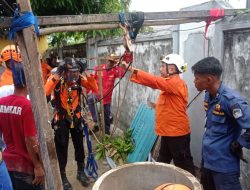 Damkar Kota Kendari Bersama Tim Berhasil Evakuasi Korban yang Terjebak Dalam Sumur di Kelurahan Anaiwoi