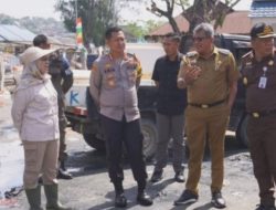 Kunjungi Lokasi Kebakaran di TPI, Pj Wali Kota Kendari Komitmen Pulihkan Ekonomi Masyarakat