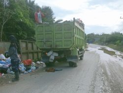 Wujudkan Kendari Bersih, Aparat Kecamatan Kambu Ingatkan Warga Peduli Terhadap Sampah