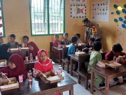 Polres Konsel Bagikan Makanan Bergizi Gratis kepada Murid TK Anasepu Sisoro