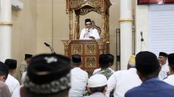 Safari Ramadan di Kabupaten Wakatobi, Wakil Gubernur Sultra Salurkan Bantuan Sembako